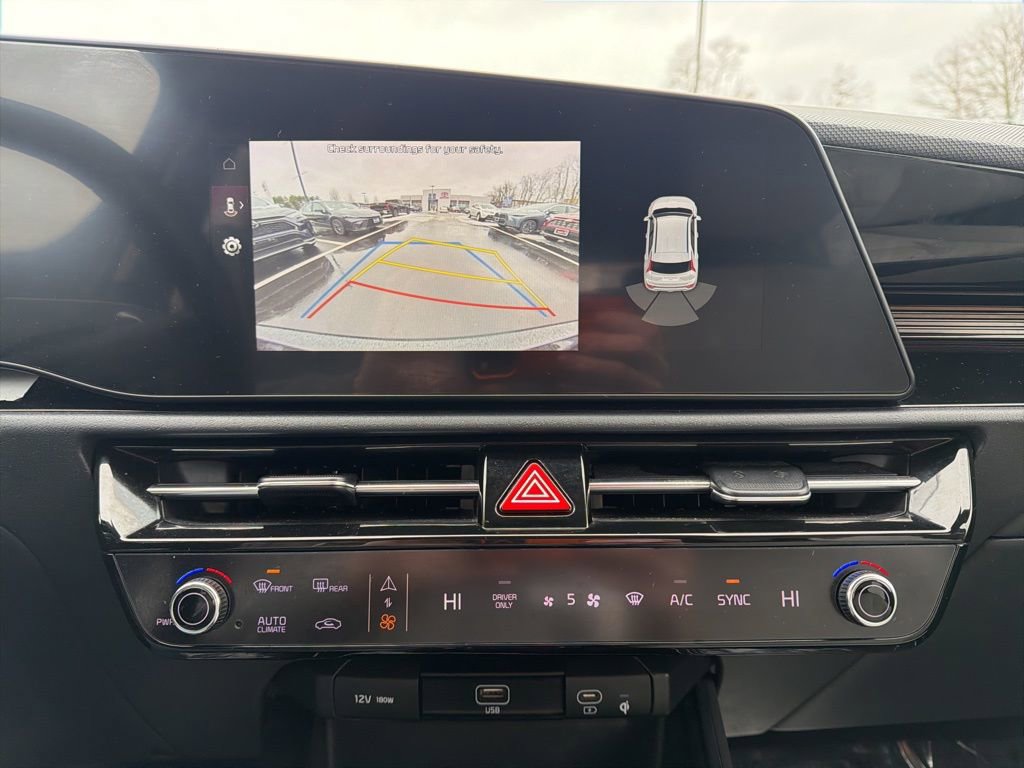 Used 2023 Kia Niro EX image 31