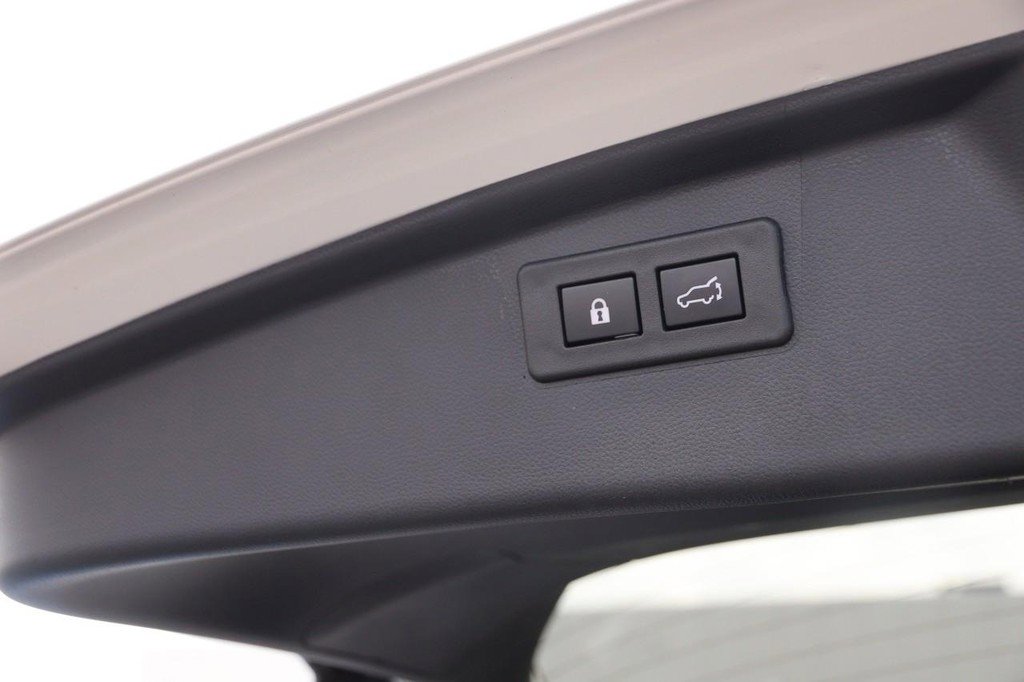 Used 2022 Subaru Outback Limited image 8