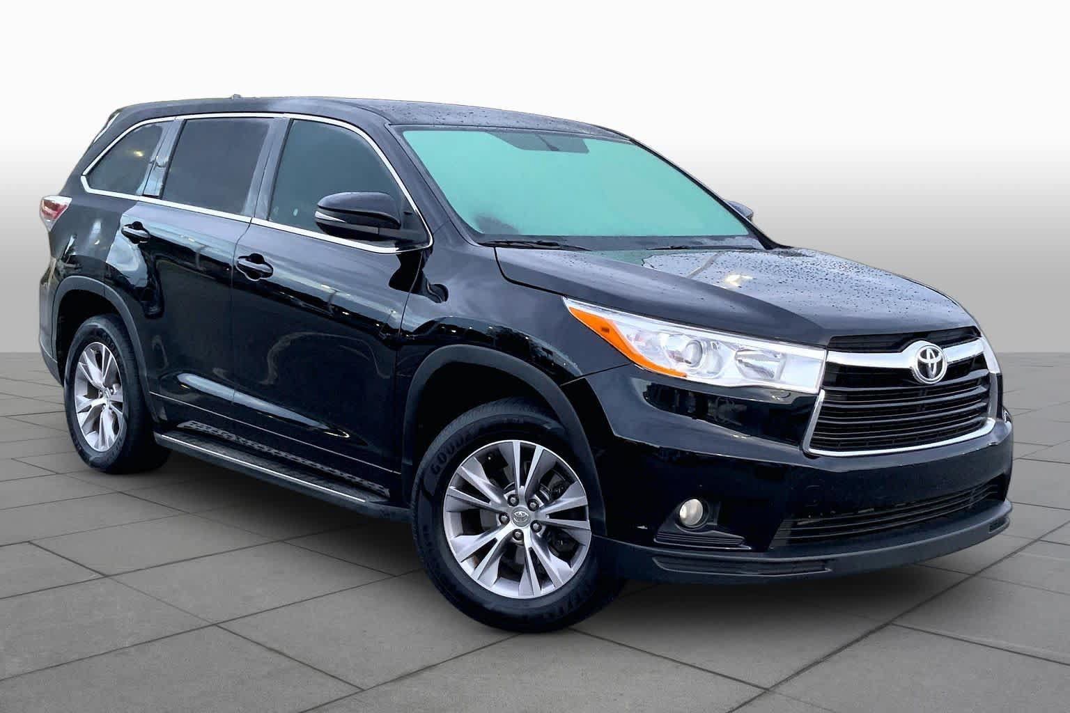 Used 2014 Toyota Highlander Plus FWD image 3