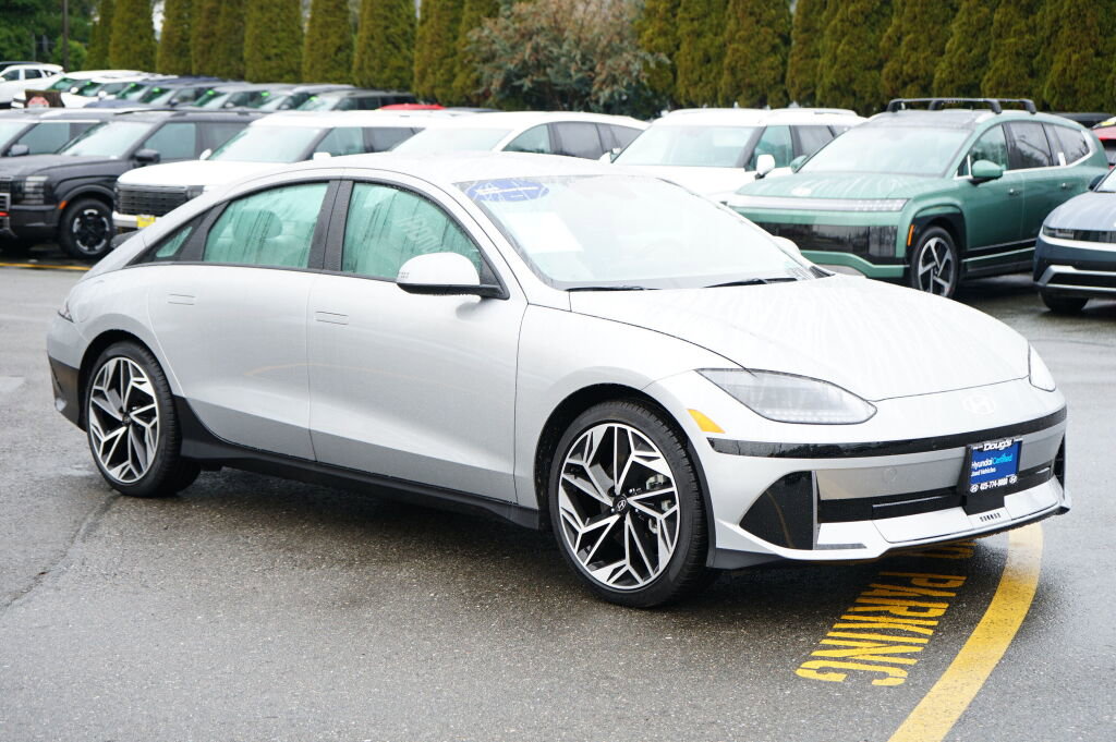 Used 2025 Hyundai Ioniq 6 SEL RWD image 4