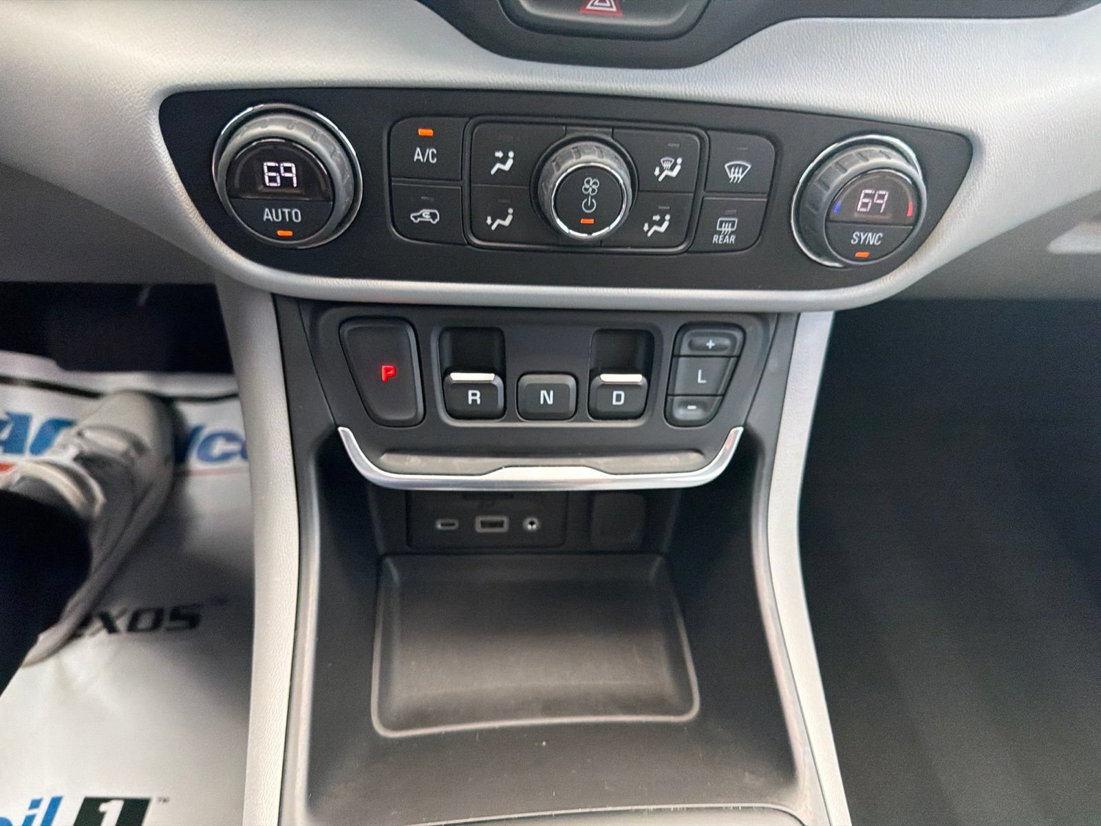 Used 2021 GMC Terrain SLE w/ Driver Convenience Package FWD image 15