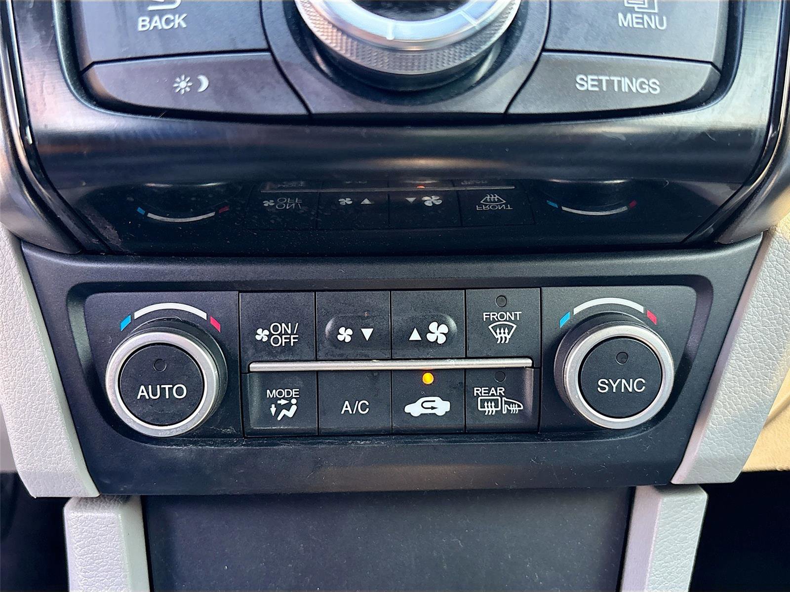 Used 2017 Acura ILX w/ Premium Package image 16