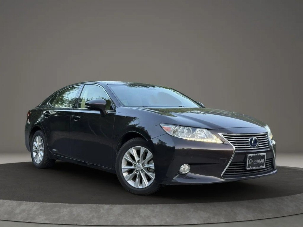 Used 2013 Lexus ES 300h w/ Luxury Pkg FWD image 4