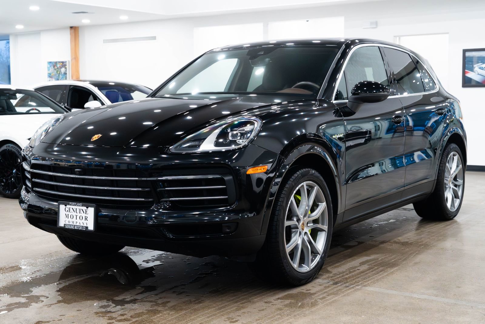 Used 2023 Porsche Cayenne image 1