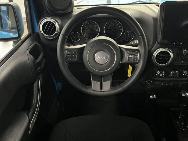 Used 2018 Jeep Wrangler Unlimited Sahara w/ Connectivity Group image 19