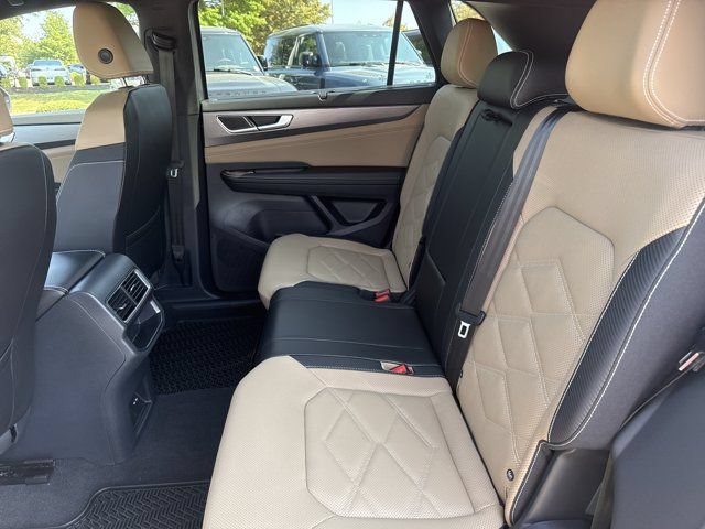 Used 2024 Volkswagen Atlas Cross Sport SE AWD/4WD image 17