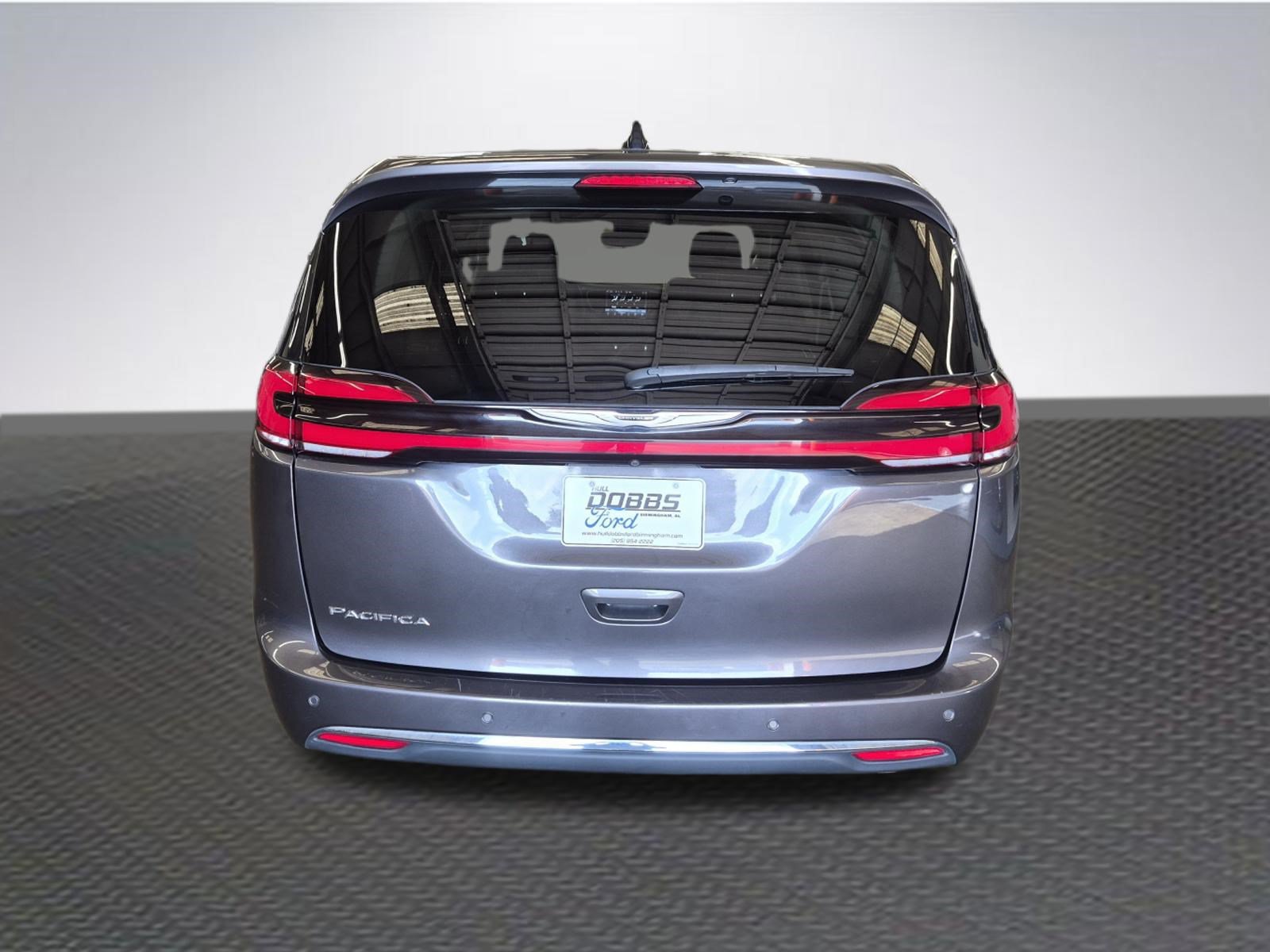 Used 2023 Chrysler Pacifica Touring-L FWD image 6