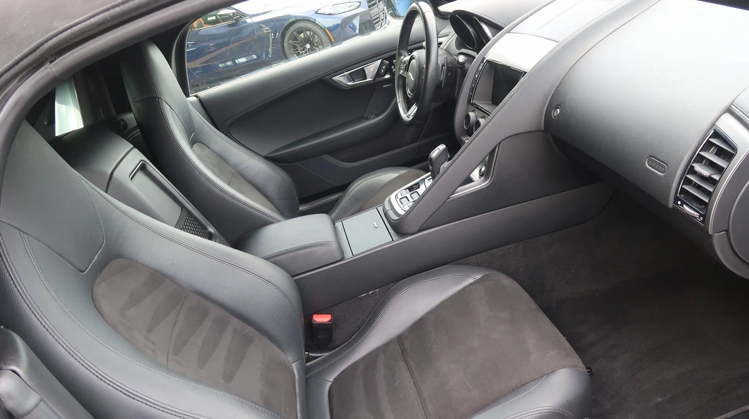Used 2016 Jaguar F-TYPE Convertible RWD image 19