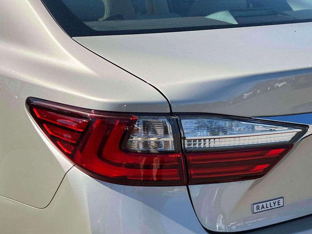 Used 2017 Lexus ES 350 w/ Navigation System Package image 9