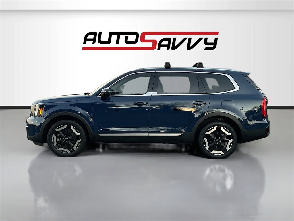 Used 2023 Kia Telluride S image 4