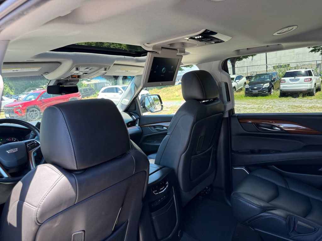 Used 2017 Cadillac Escalade Luxury AWD/4WD image 25