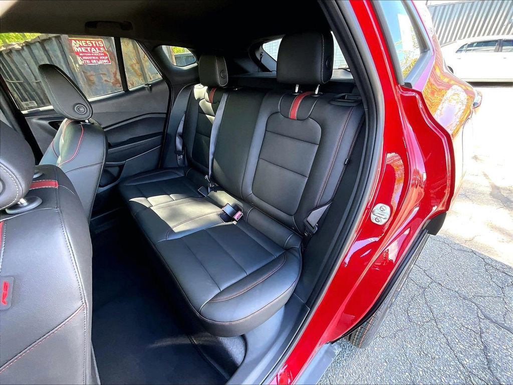 New 2026 Chevrolet Trax RS w/ Sunroof Package FWD image 15