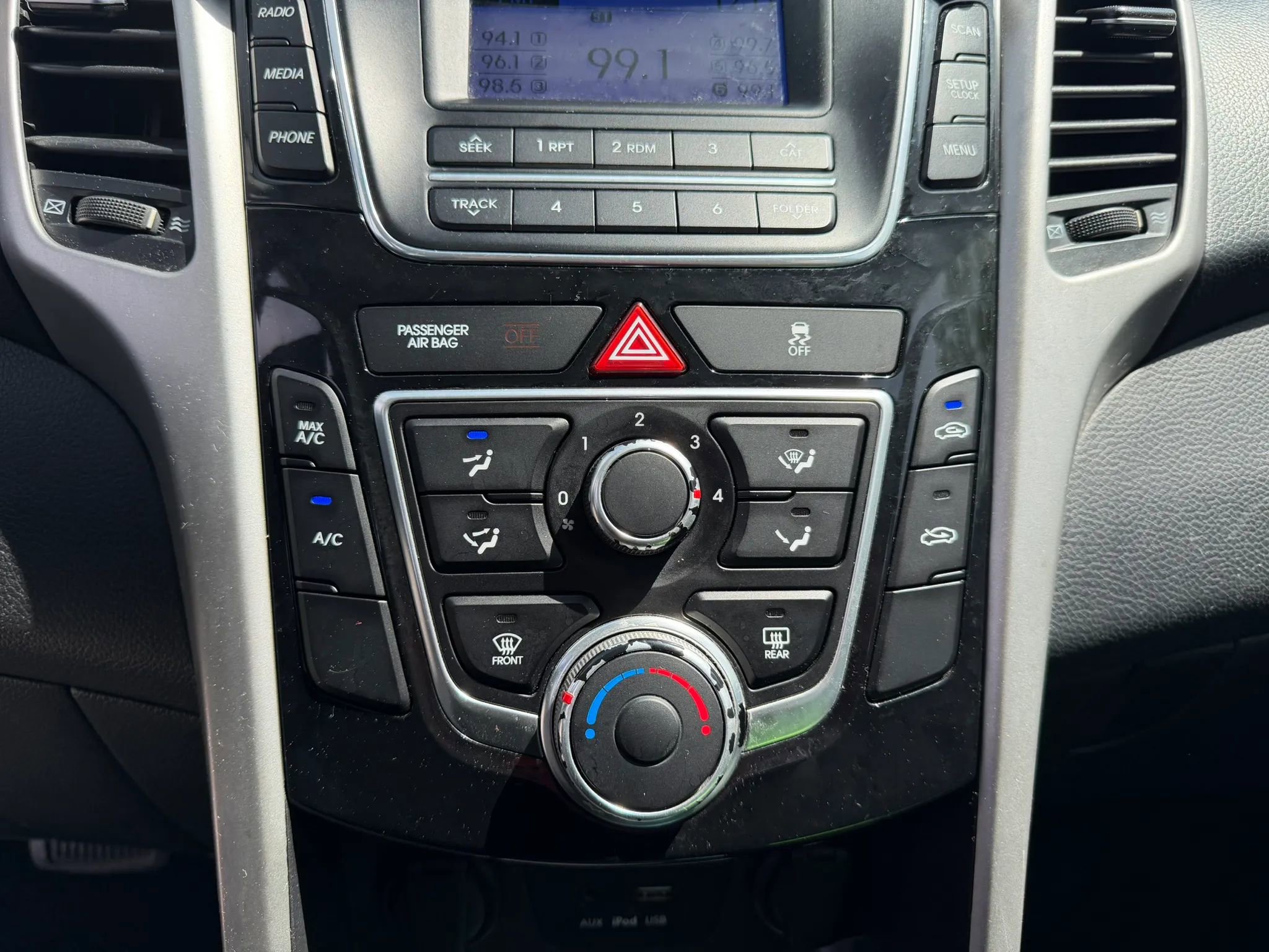 Used 2017 Hyundai Elantra GT image 18