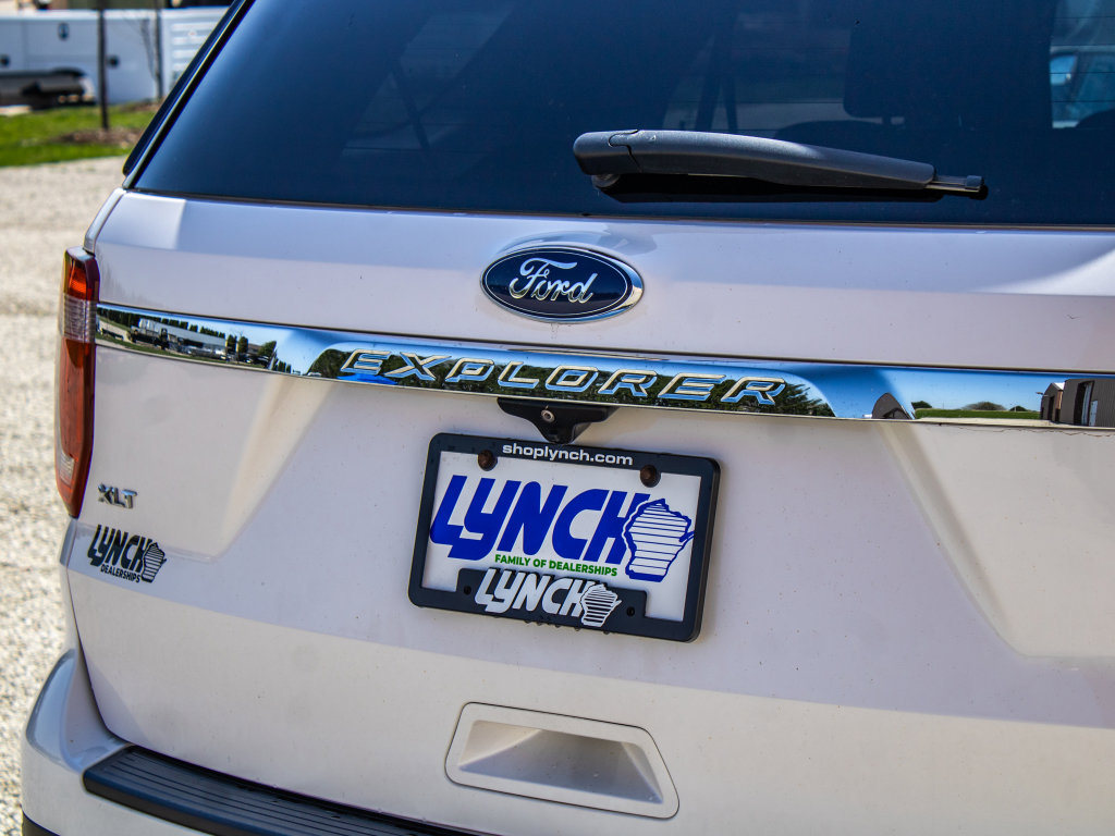Used 2018 Ford Explorer XLT image 13