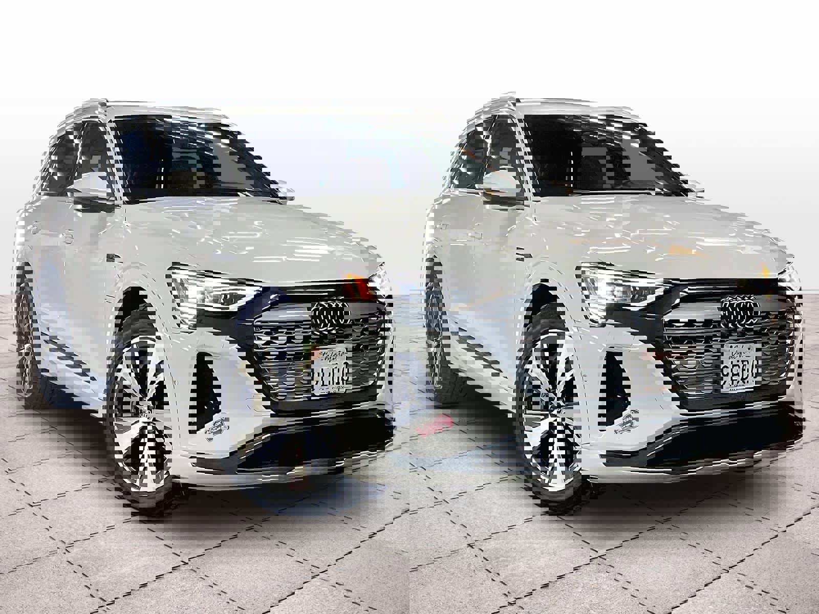 Certified 2024 Audi Q8 e-tron Premium Plus image 2