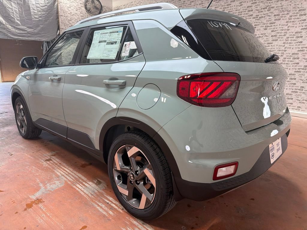 New 2026 Hyundai Venue SEL FWD image 5