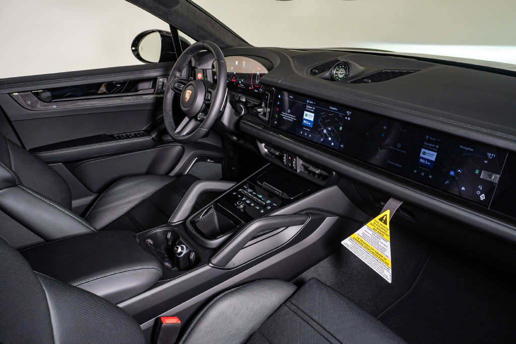 New 2026 Porsche Cayenne GTS AWD/4WD image 14
