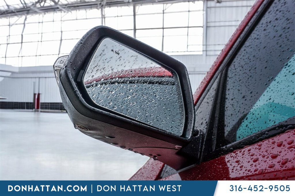 Used 2023 Chevrolet Traverse RS w/ LPO, Floor Liner Package image 37