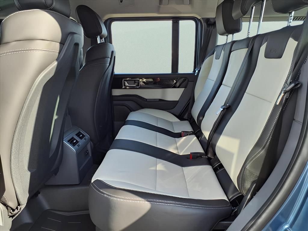 Used 2025 INEOS Grenadier Fieldmaster Edition image 15