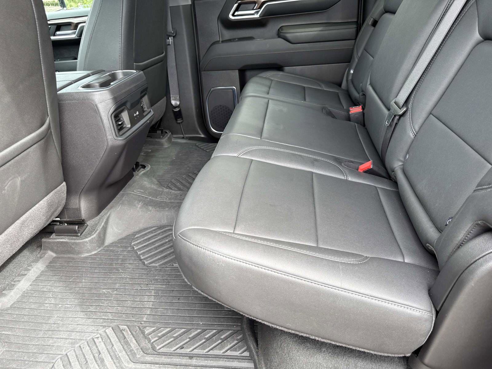 Used 2024 Chevrolet Silverado 1500 LT Trail Boss w/ Convenience Package II image 10