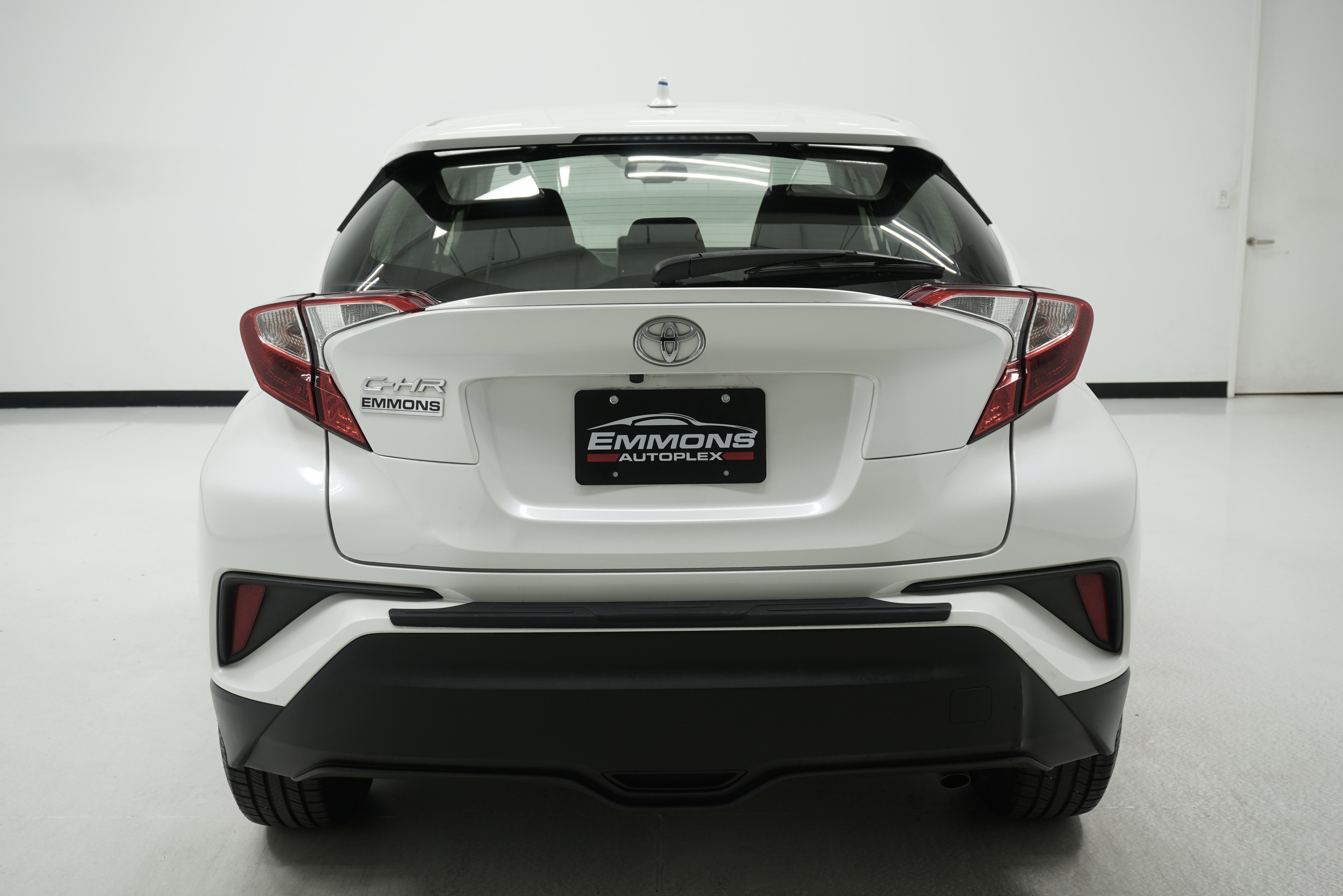 Used 2020 Toyota C-HR LE FWD image 5