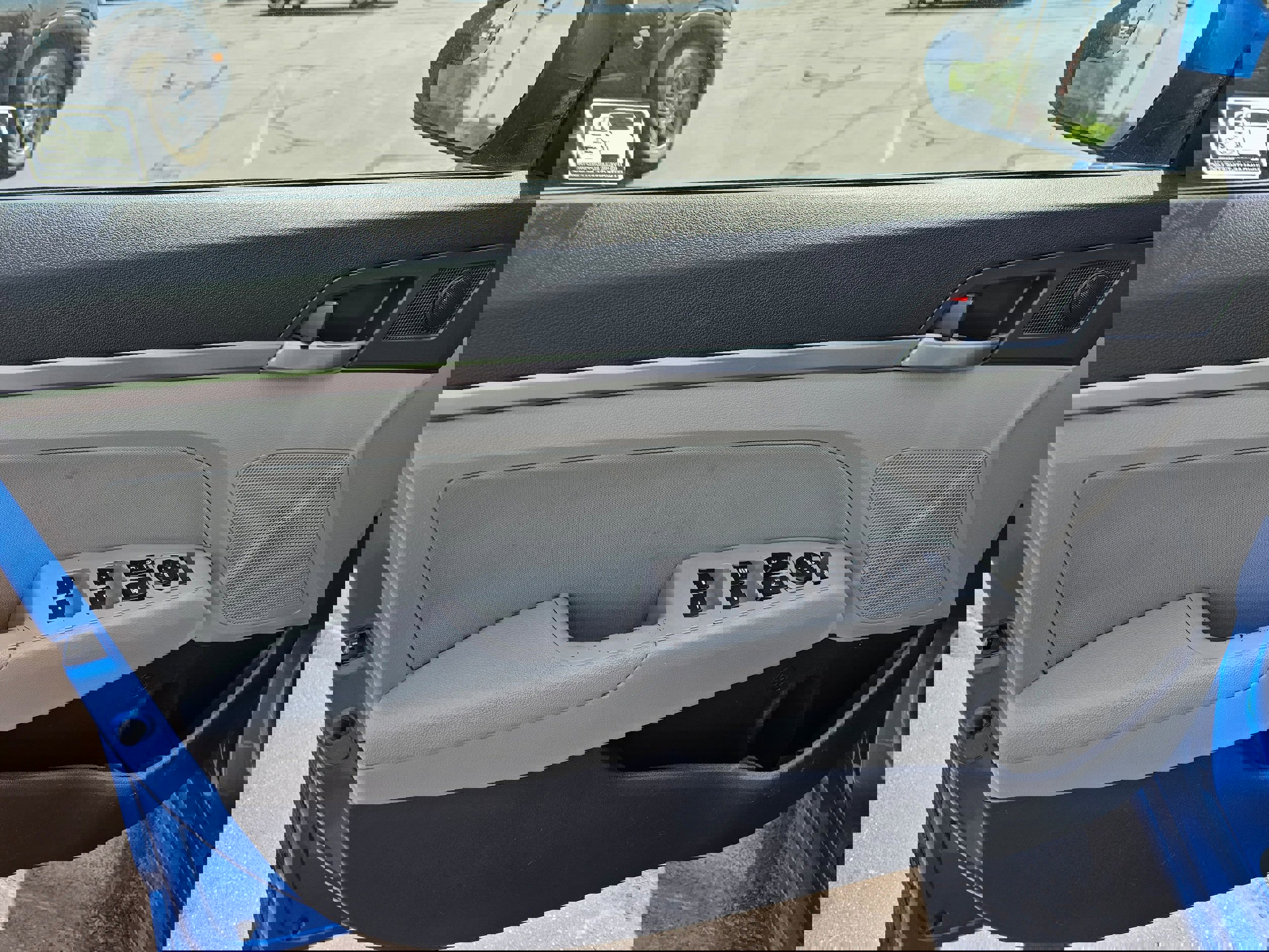 Used 2017 Hyundai Elantra SE image 9