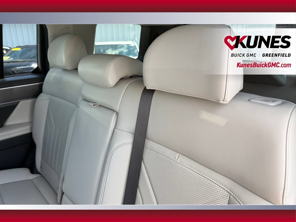 Used 2025 Hyundai Santa Fe SEL AWD/4WD image 34