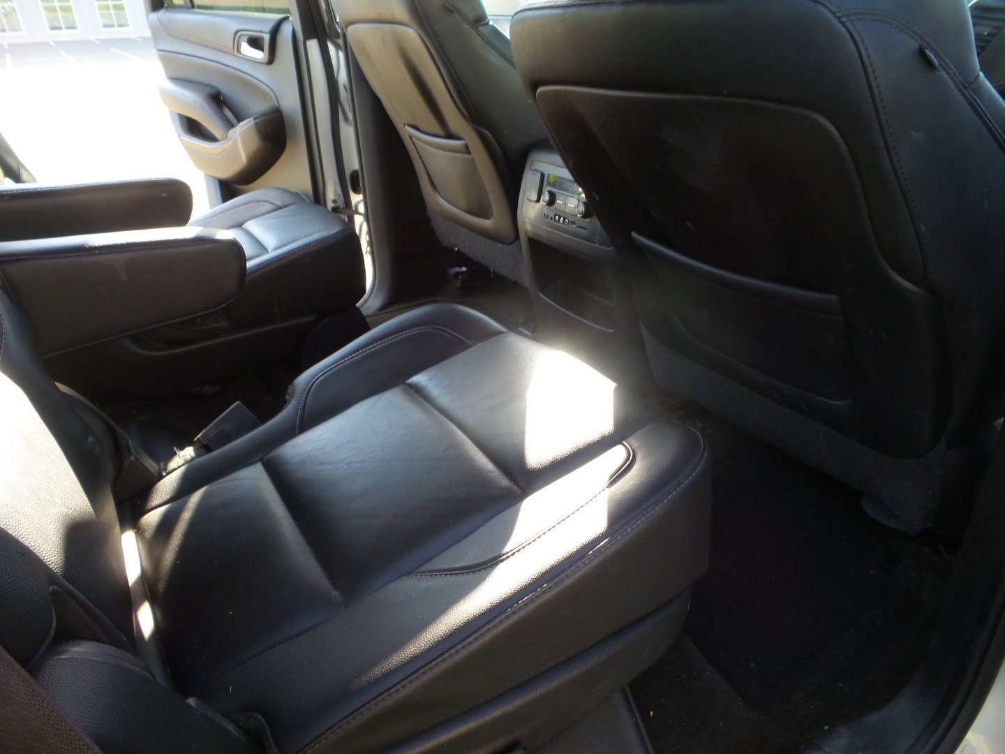 Used 2015 Chevrolet Tahoe LT image 34