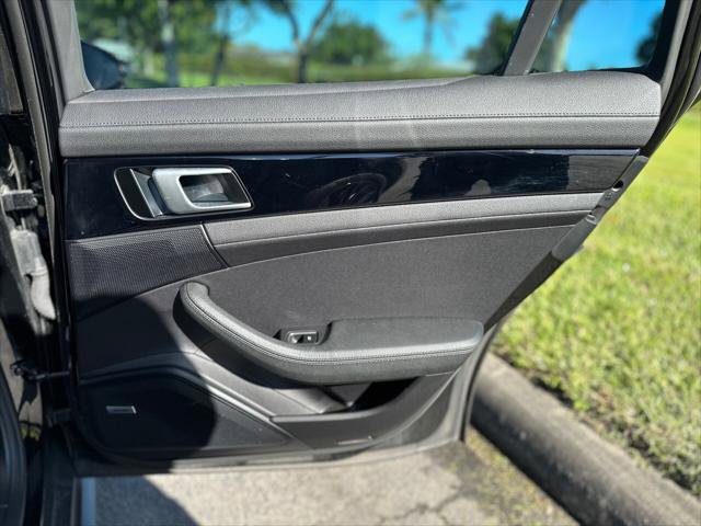 Used 2018 Porsche Panamera 4 image 24