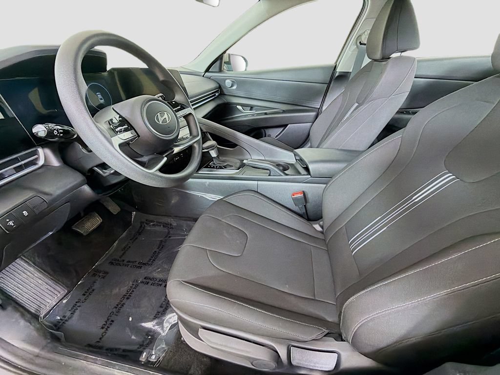 Used 2024 Hyundai Elantra SEL FWD image 21