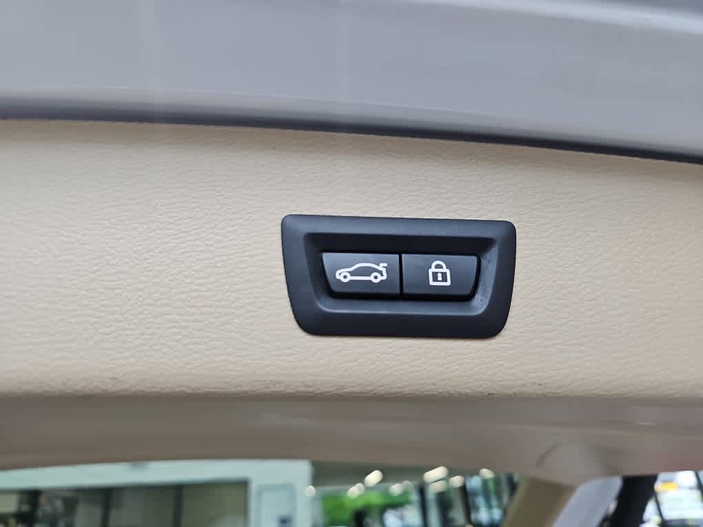 Used 2017 BMW X3 xDrive28i AWD/4WD image 11