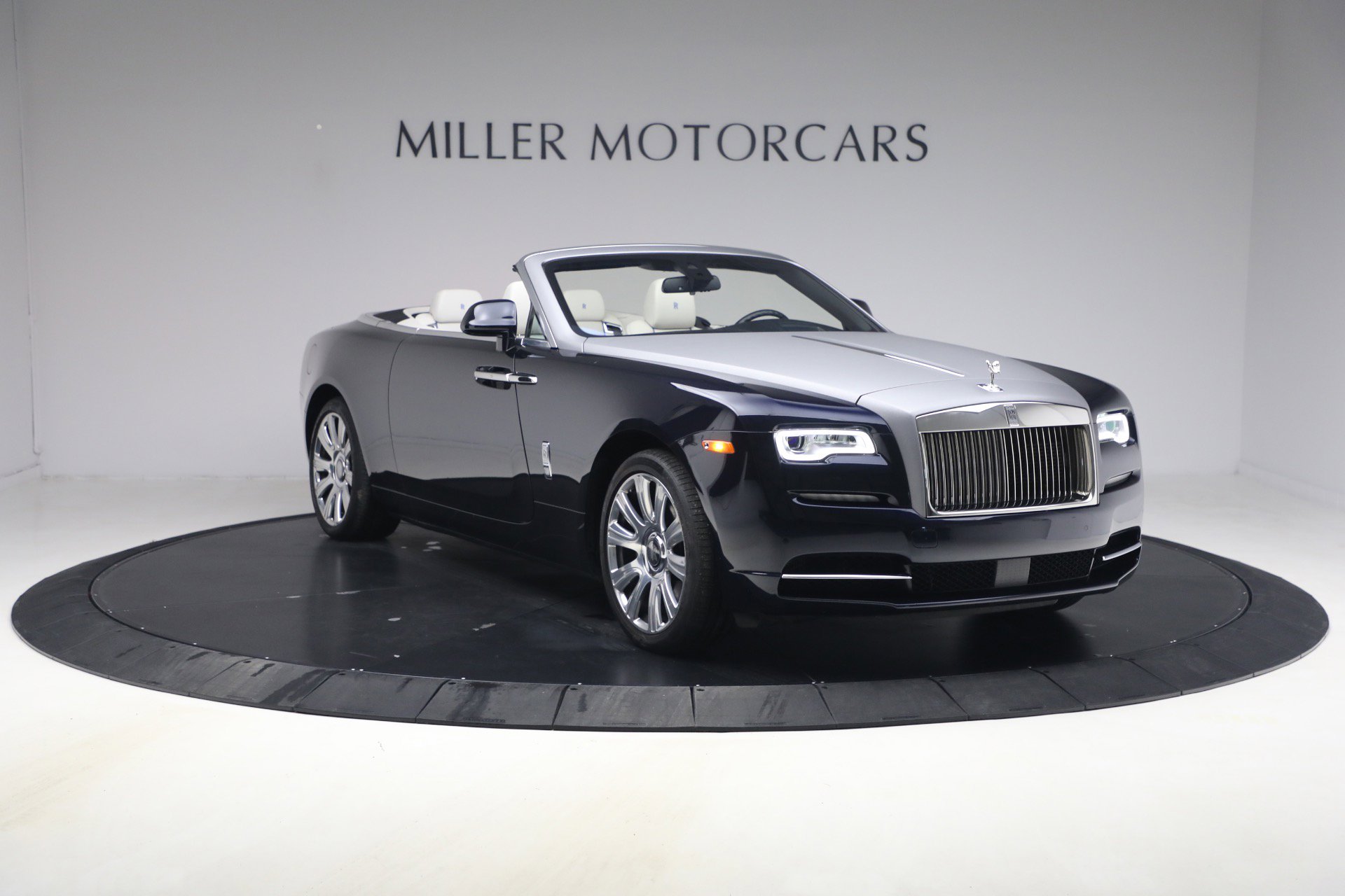 Certified 2017 Rolls-Royce Dawn image 7