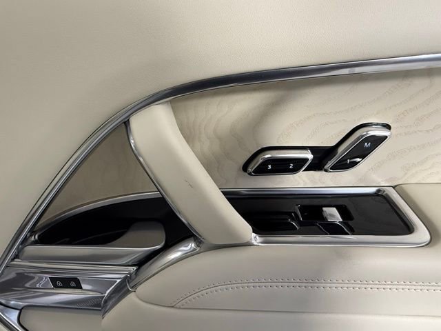 Used 2023 Land Rover Range Rover SV image 34