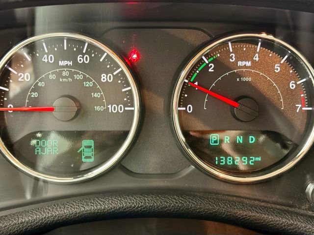 Used 2018 Jeep Wrangler Unlimited Rubicon w/ Connectivity Group AWD/4WD image 13