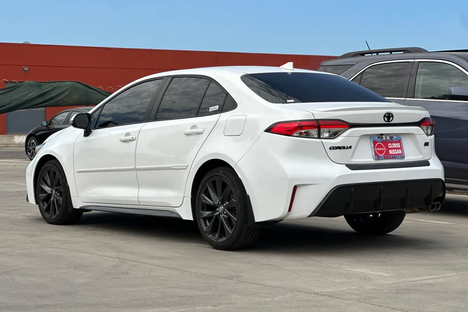 Used 2023 Toyota Corolla SE w/ SE Premium Package FWD image 7