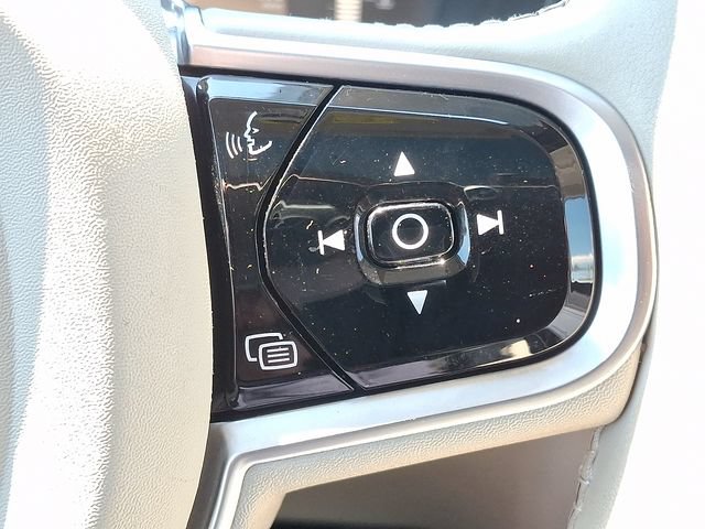 Used 2019 Volvo XC90 T5 Momentum w/ Advanced Package AWD/4WD image 18