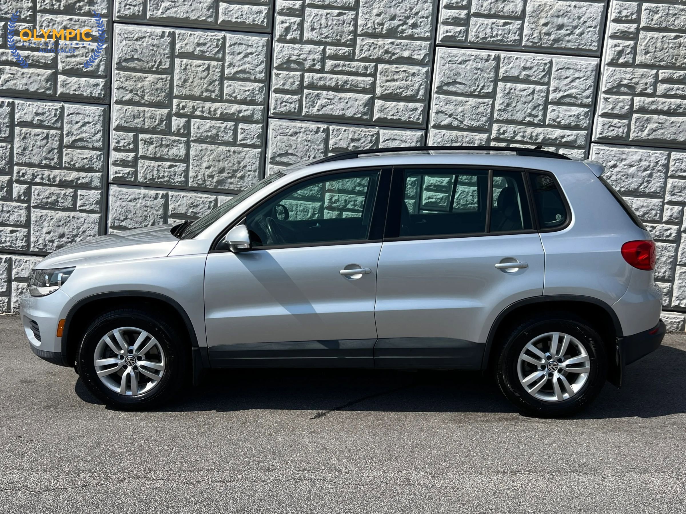 Used 2017 Volkswagen Tiguan S FWD image 7