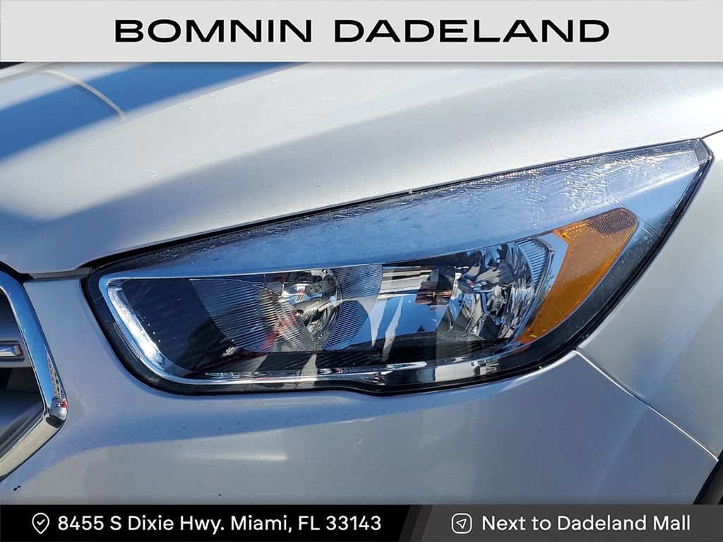 Used 2019 Ford Escape SE image 9