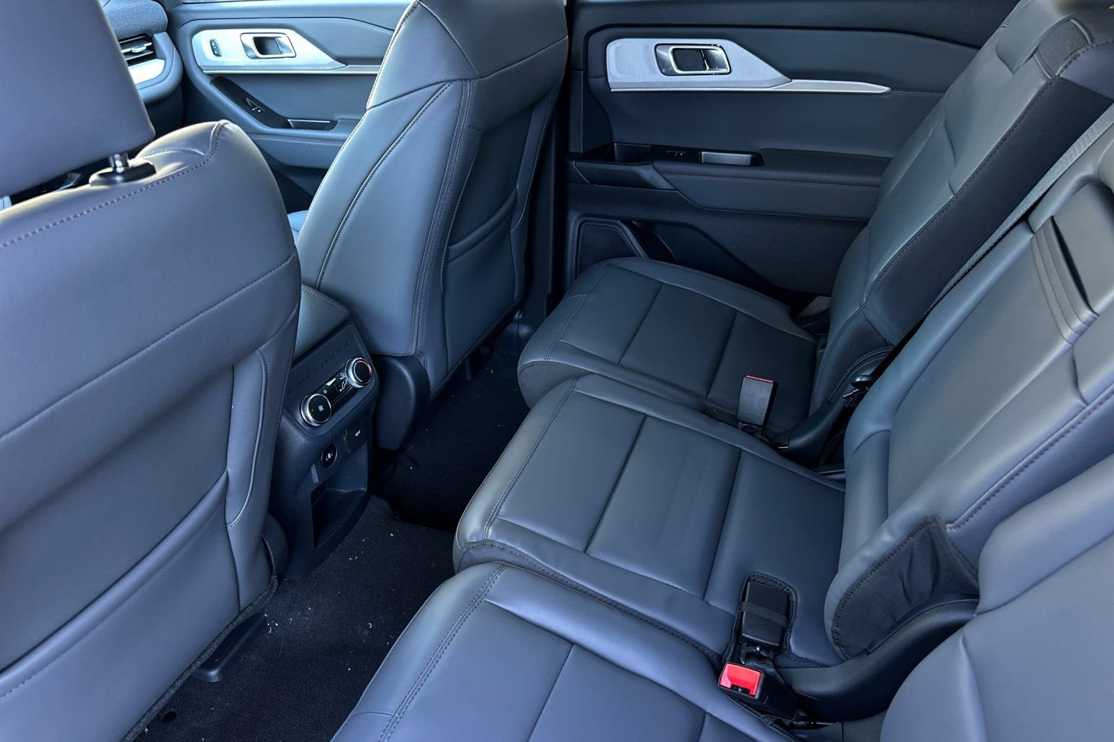 New 2026 Ford Explorer Active w/ Active Comfort Package image 11