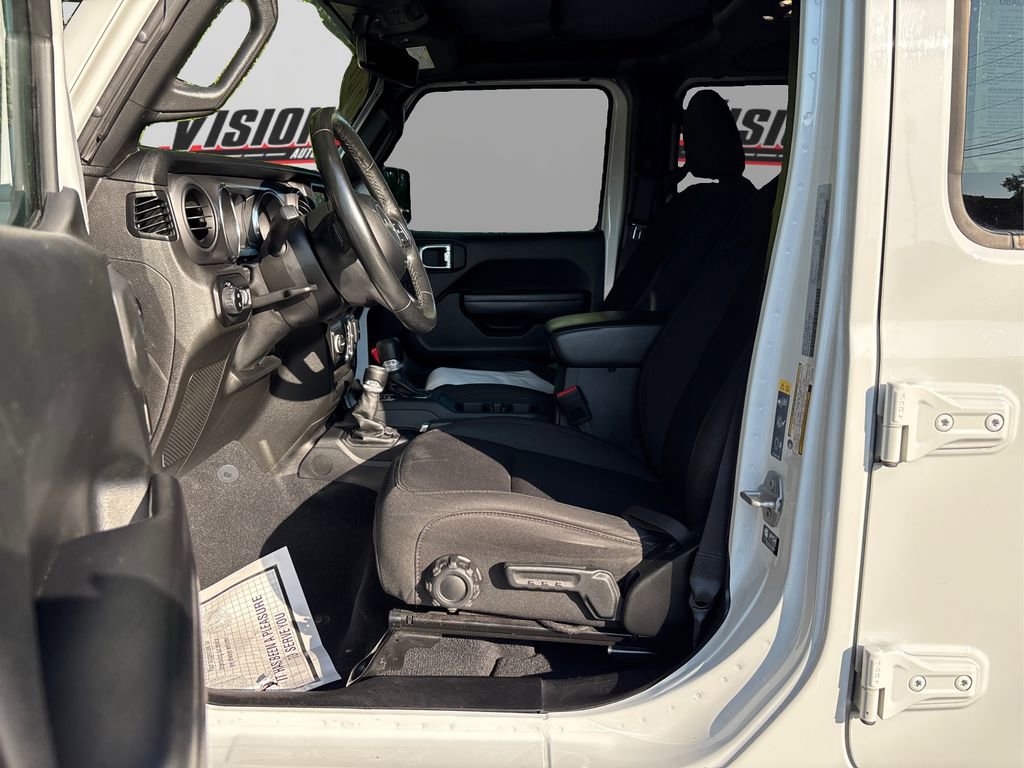 Certified 2021 Jeep Gladiator Willys image 9