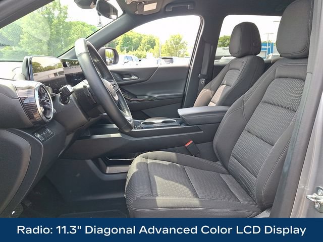 Used 2025 Chevrolet Equinox LT AWD/4WD image 2