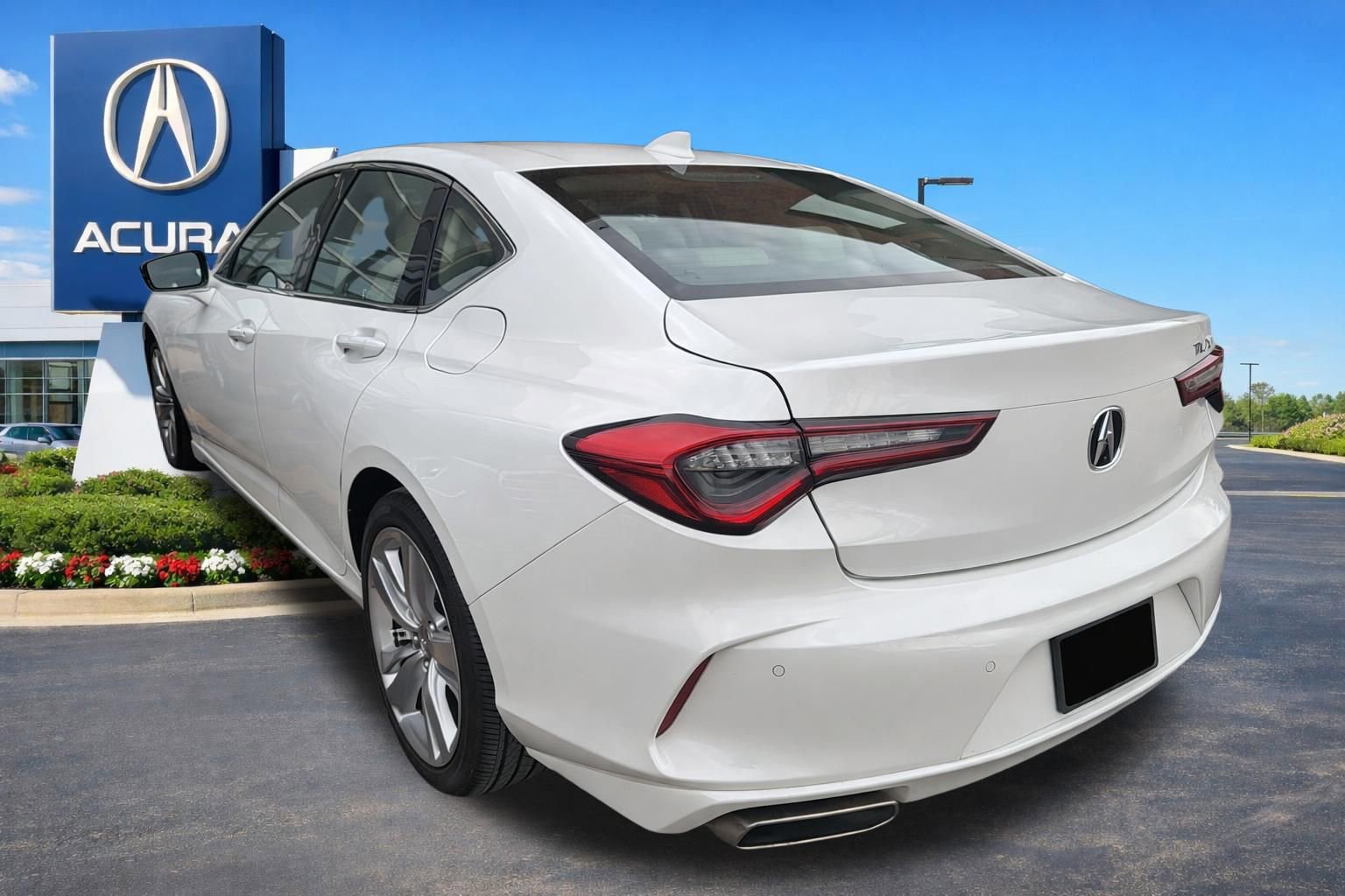 Used 2023 Acura TLX w/ Technology Package image 2