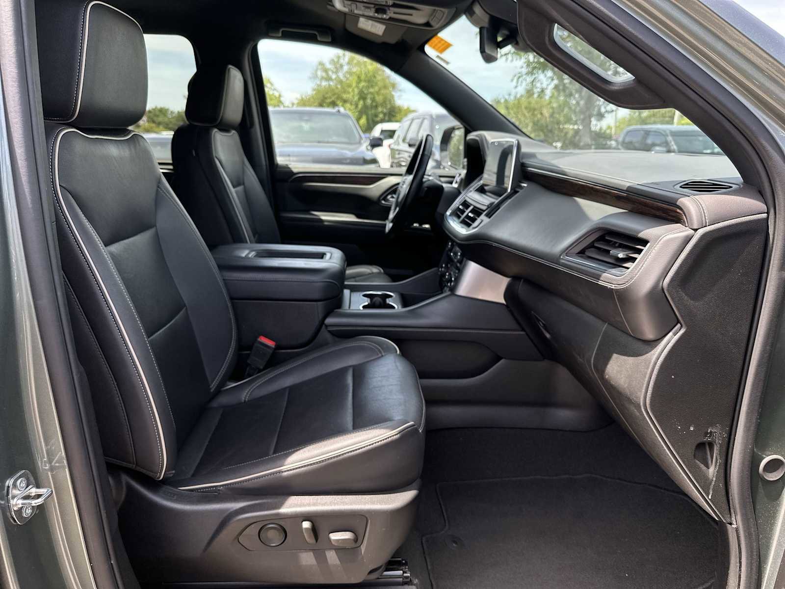 Certified 2023 Chevrolet Suburban Premier RWD image 19