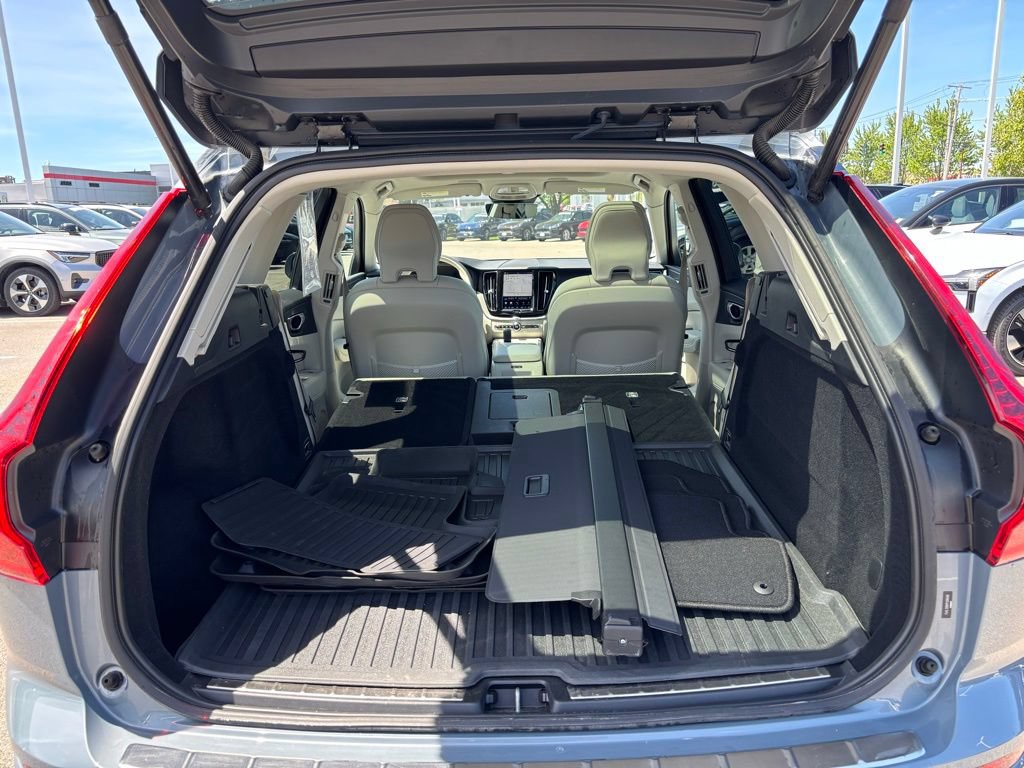 Certified 2023 Volvo XC60 B5 Plus w/ Climate Package AWD/4WD image 28