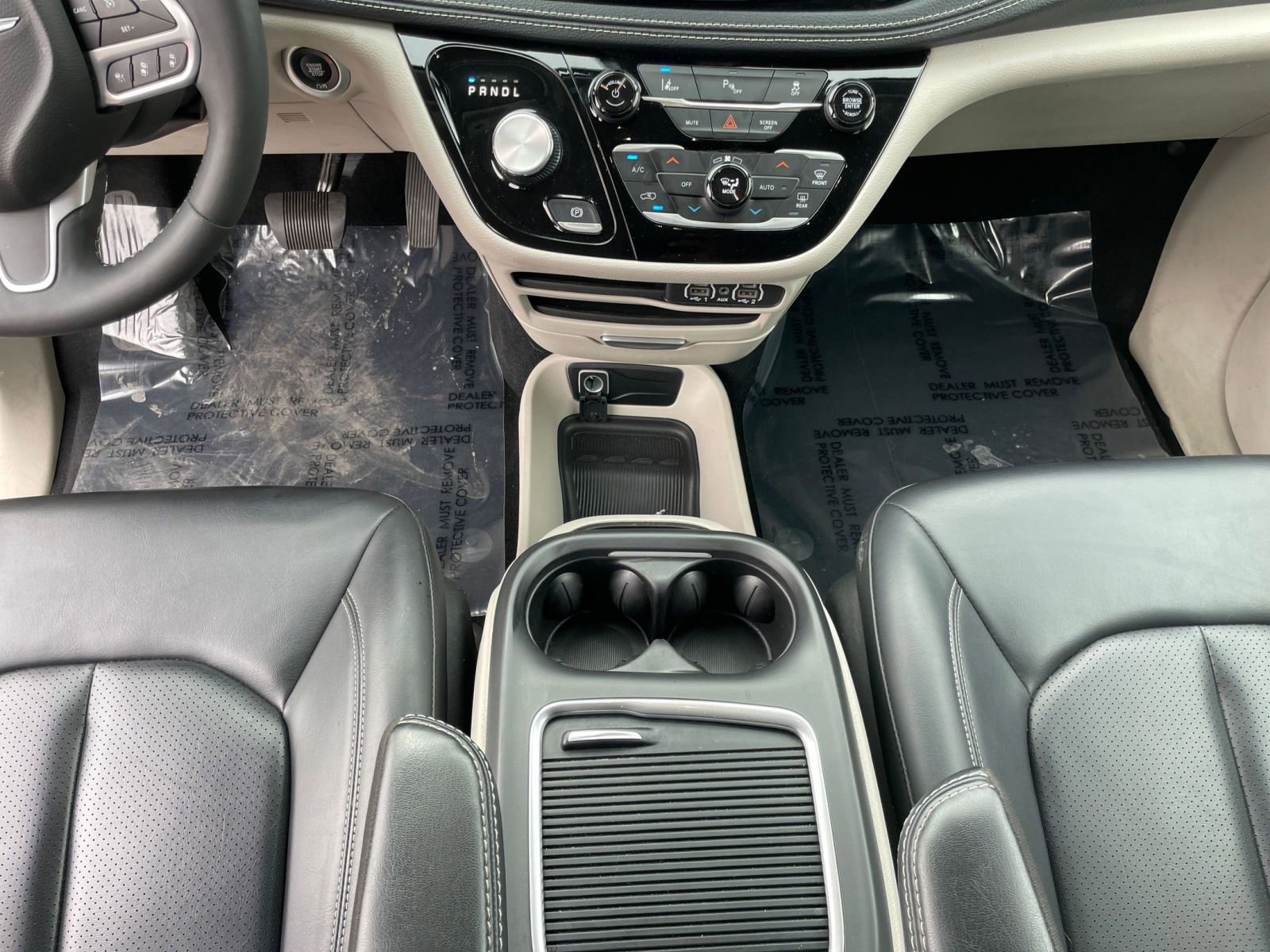 Used 2023 Chrysler Pacifica Touring-L image 44