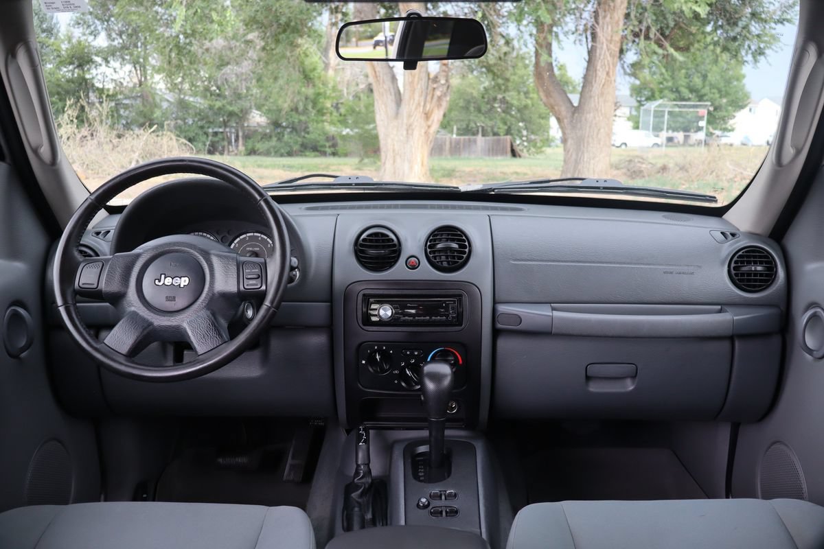 Used 2006 Jeep Liberty Sport AWD/4WD image 16