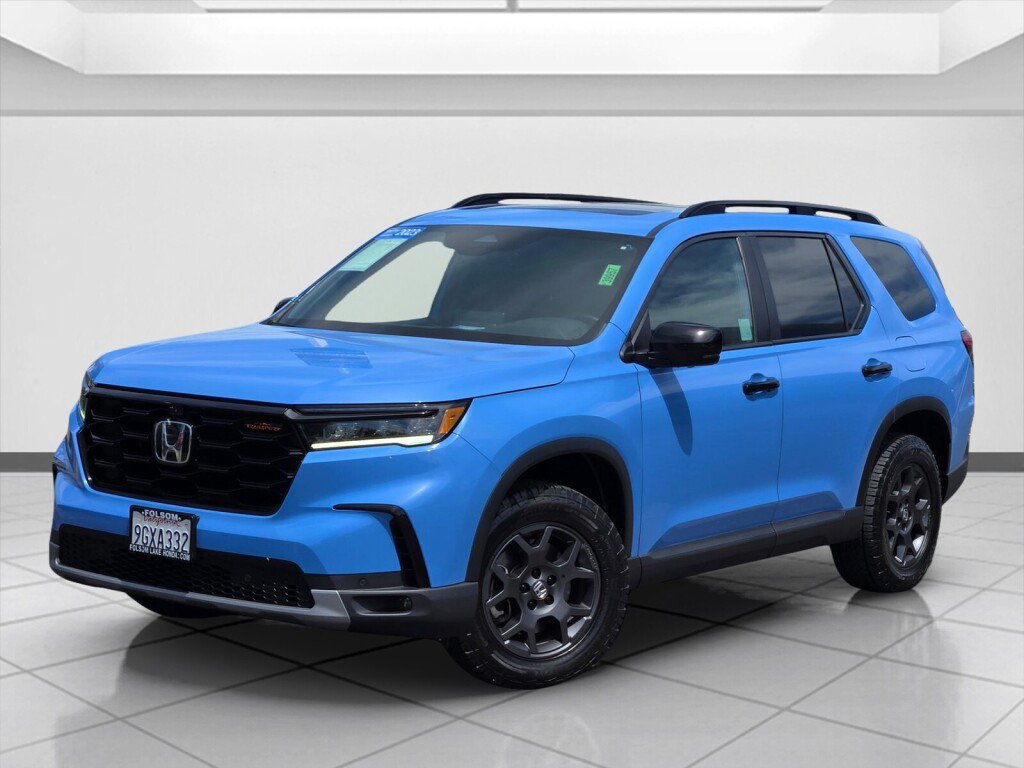 Certified 2023 Honda Pilot TrailSport image 9