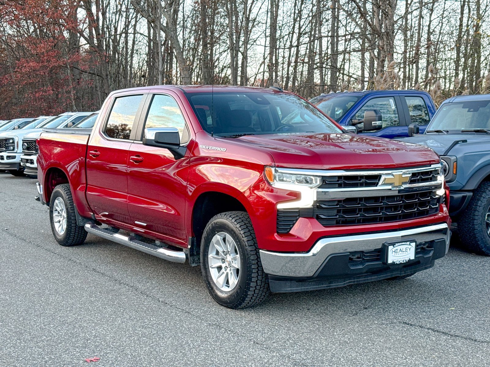 Used 2023 Chevrolet Silverado 1500 LT image 1