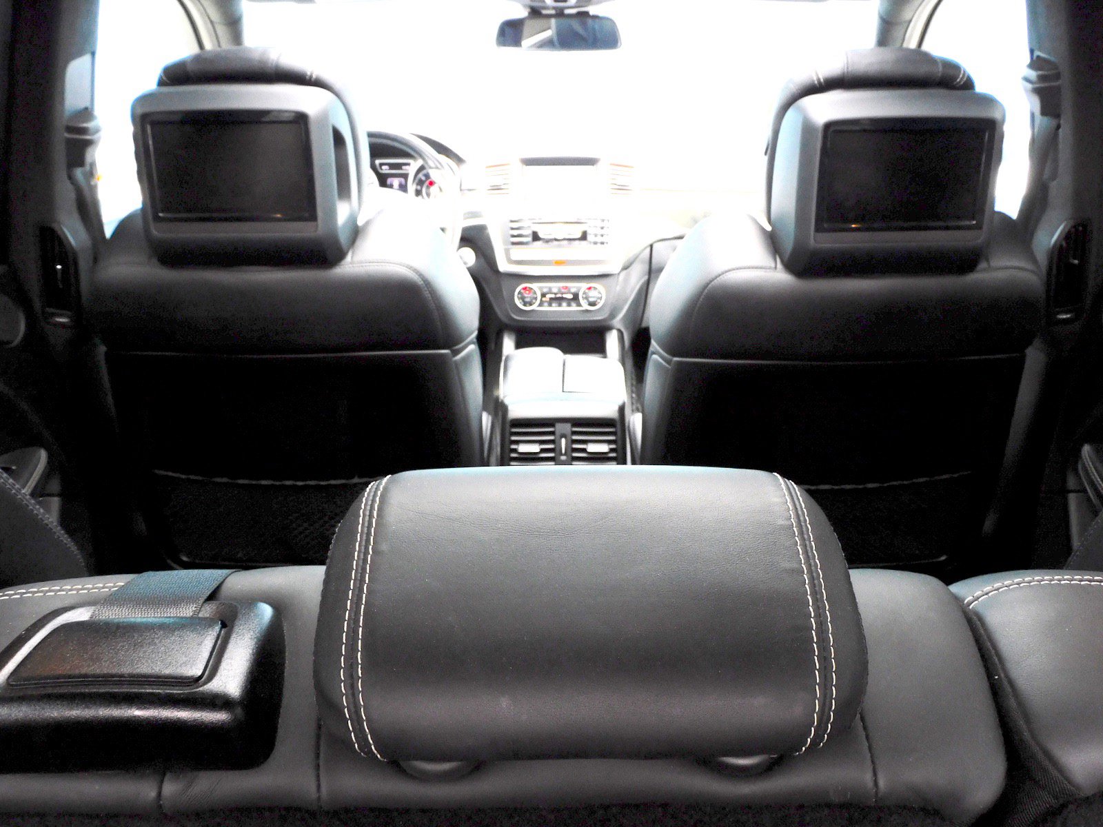 Used 2016 Mercedes-Benz GL 63 AMG 4MATIC image 24