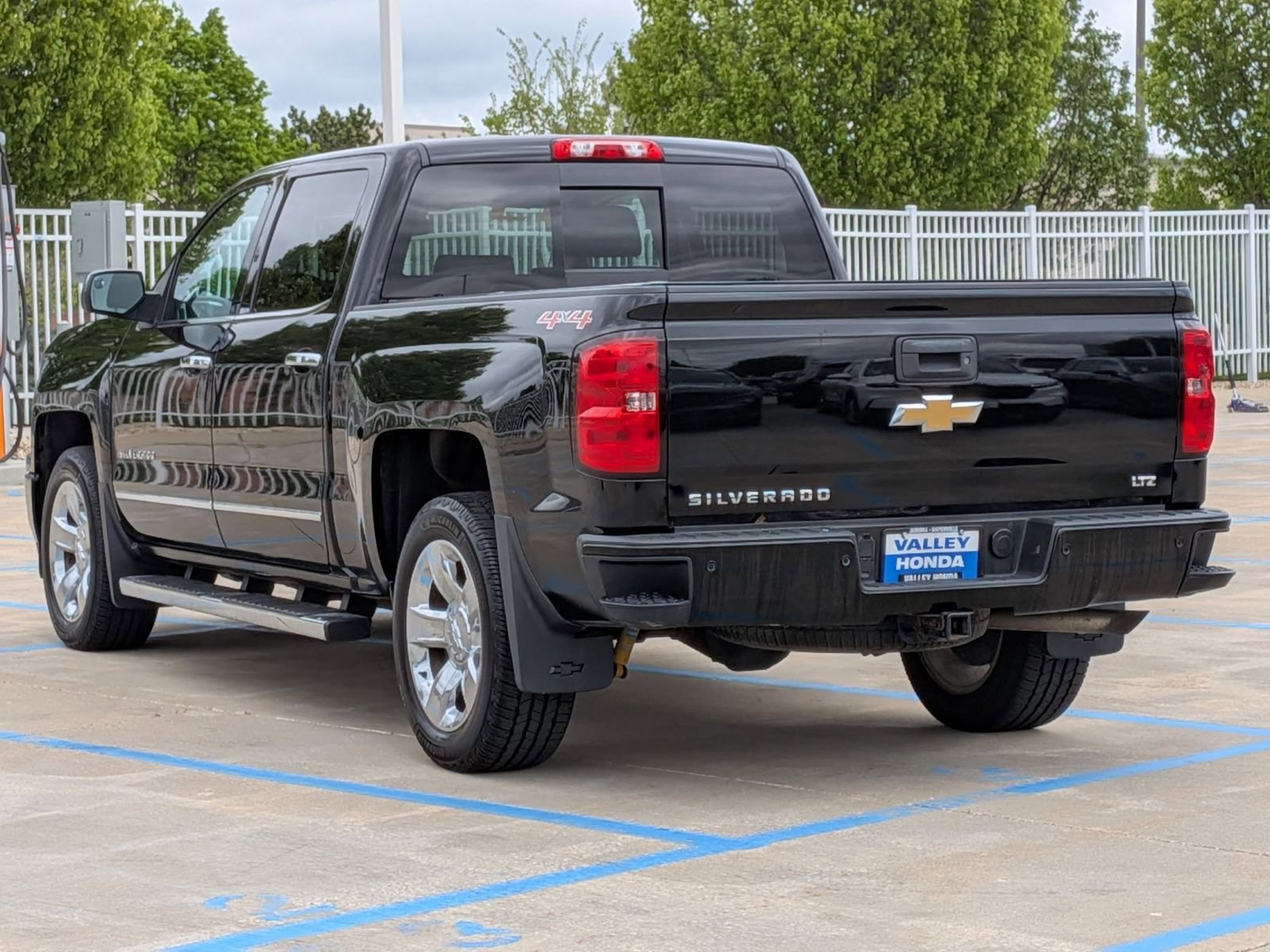 Used 2015 Chevrolet Silverado 1500 LTZ w/ Custom Sport Edition AWD/4WD image 8
